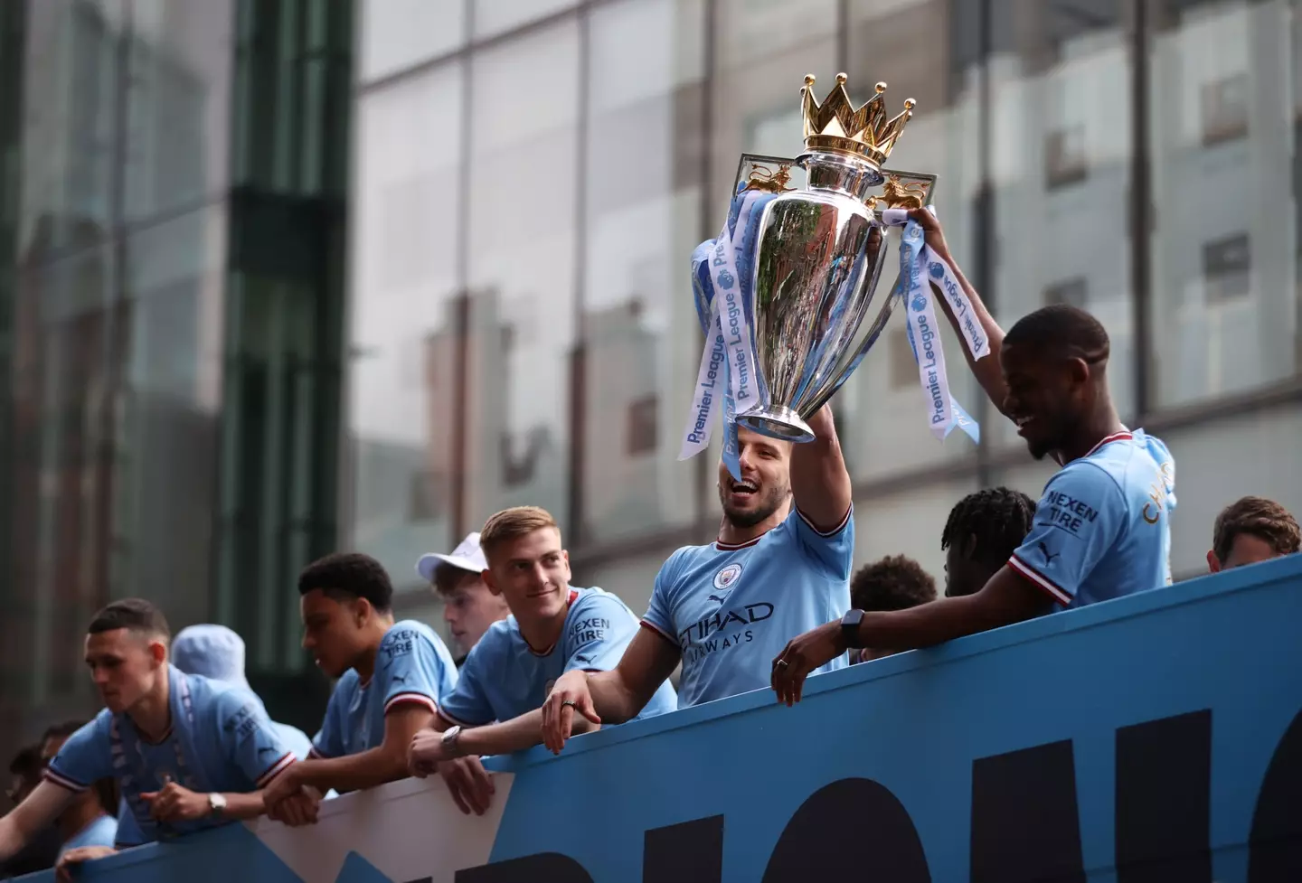 Mbete will continue his involvement in the first-team squad (REUTERS / Alamy)