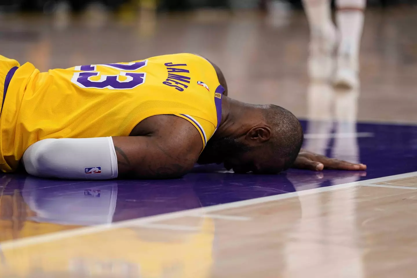 LeBron James struggling with injury. Image: Michael Owens / Contributor via Getty