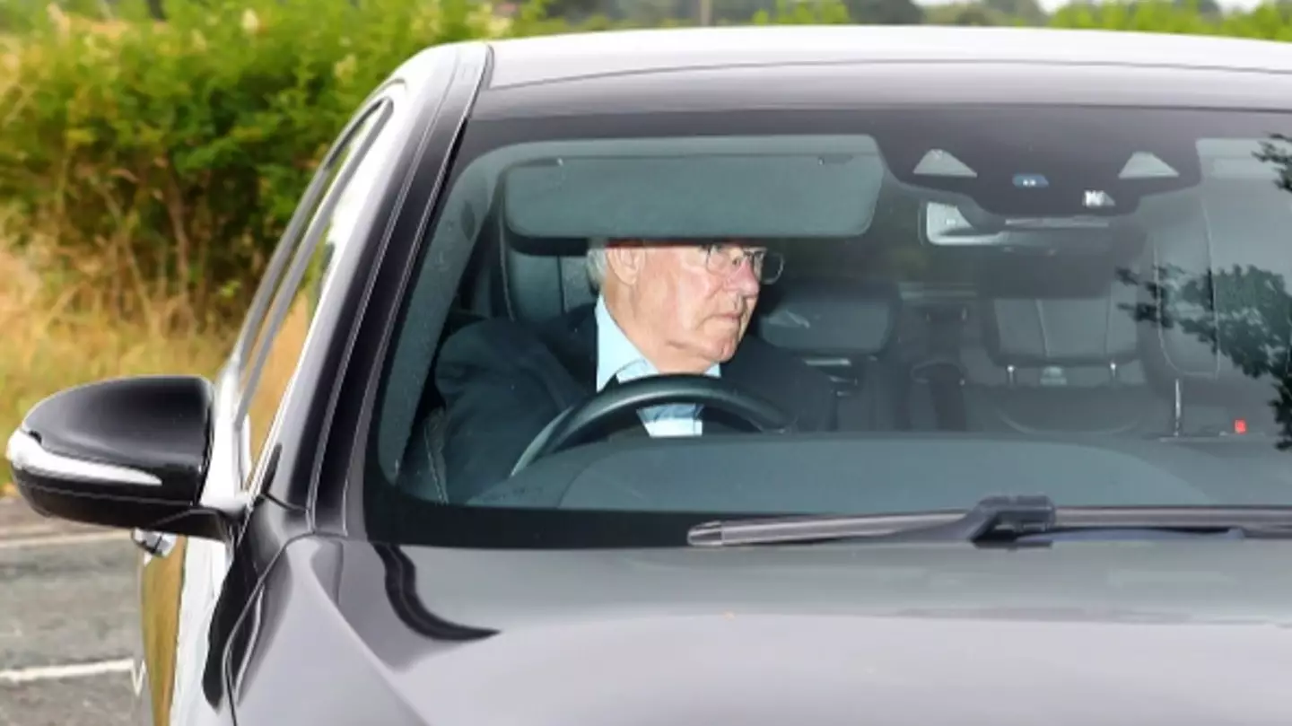 Sir Alex Ferguson Arrives At Carrington To Convince Cristiano Ronaldo To Stay At Manchester United, Whilst New Signings Lisandro Martinez & Christian Eriksen Also Report For Duty