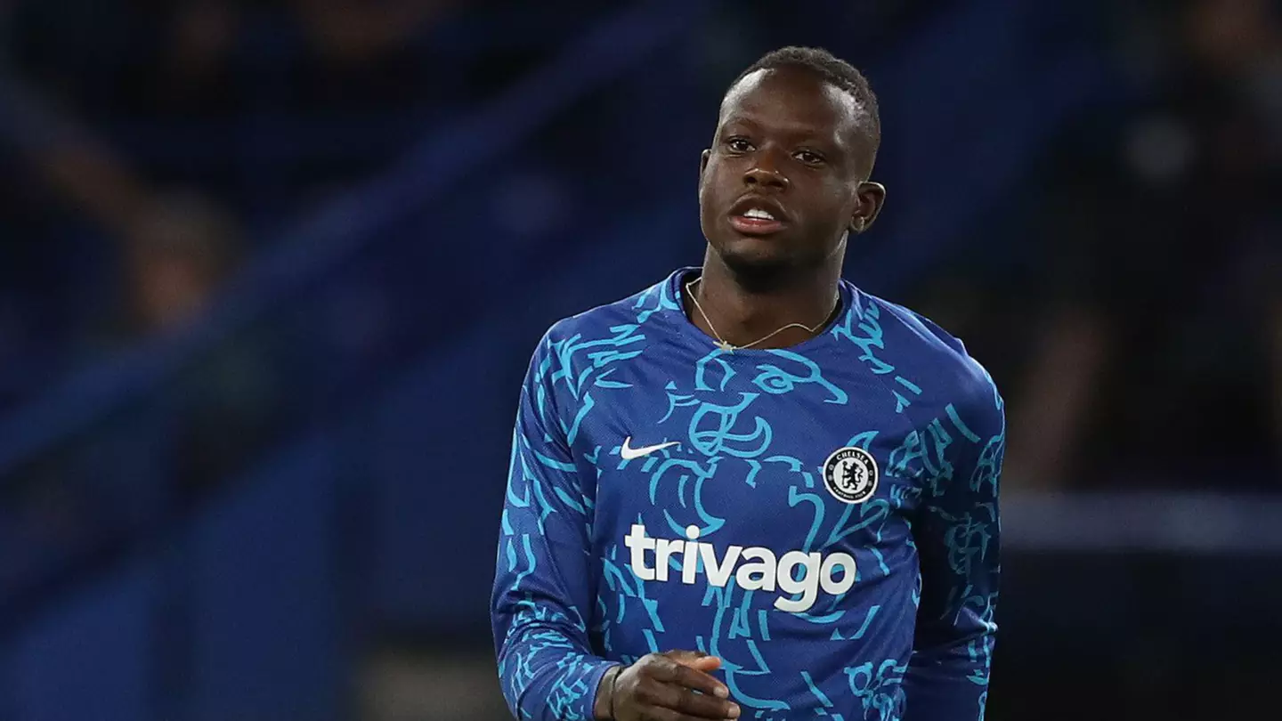 Denis Zakaria during a warmup for Chelsea. (Alamy)