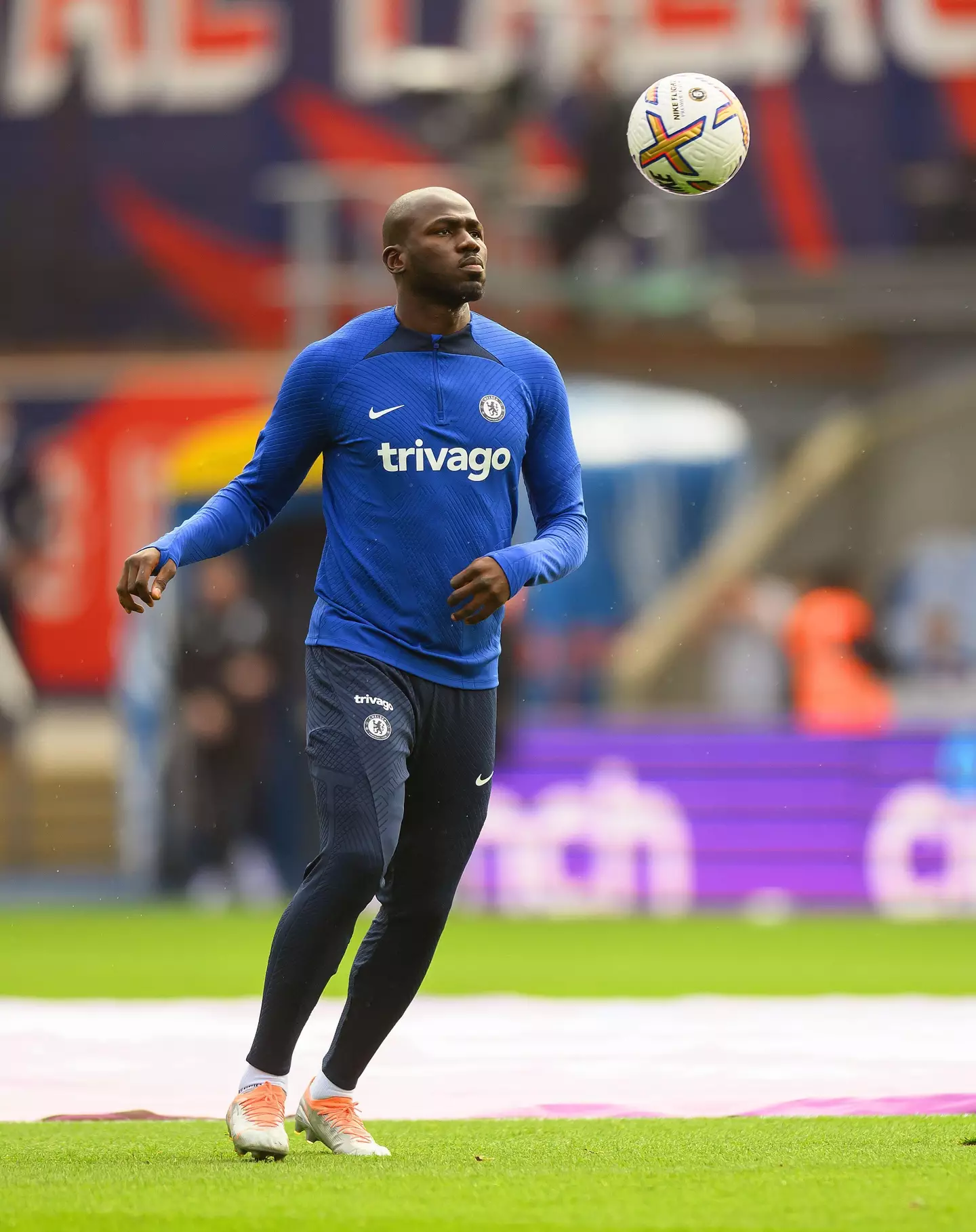 Kalidou Koulibaly warming up at Selhurst Park. (Alamy)