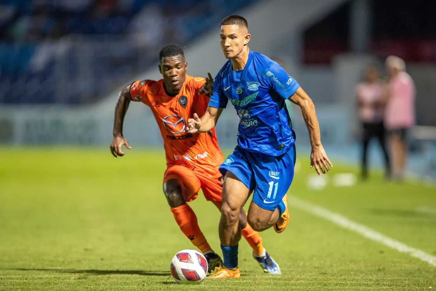 Faiq Bolkiah in action for Chonburi FC.