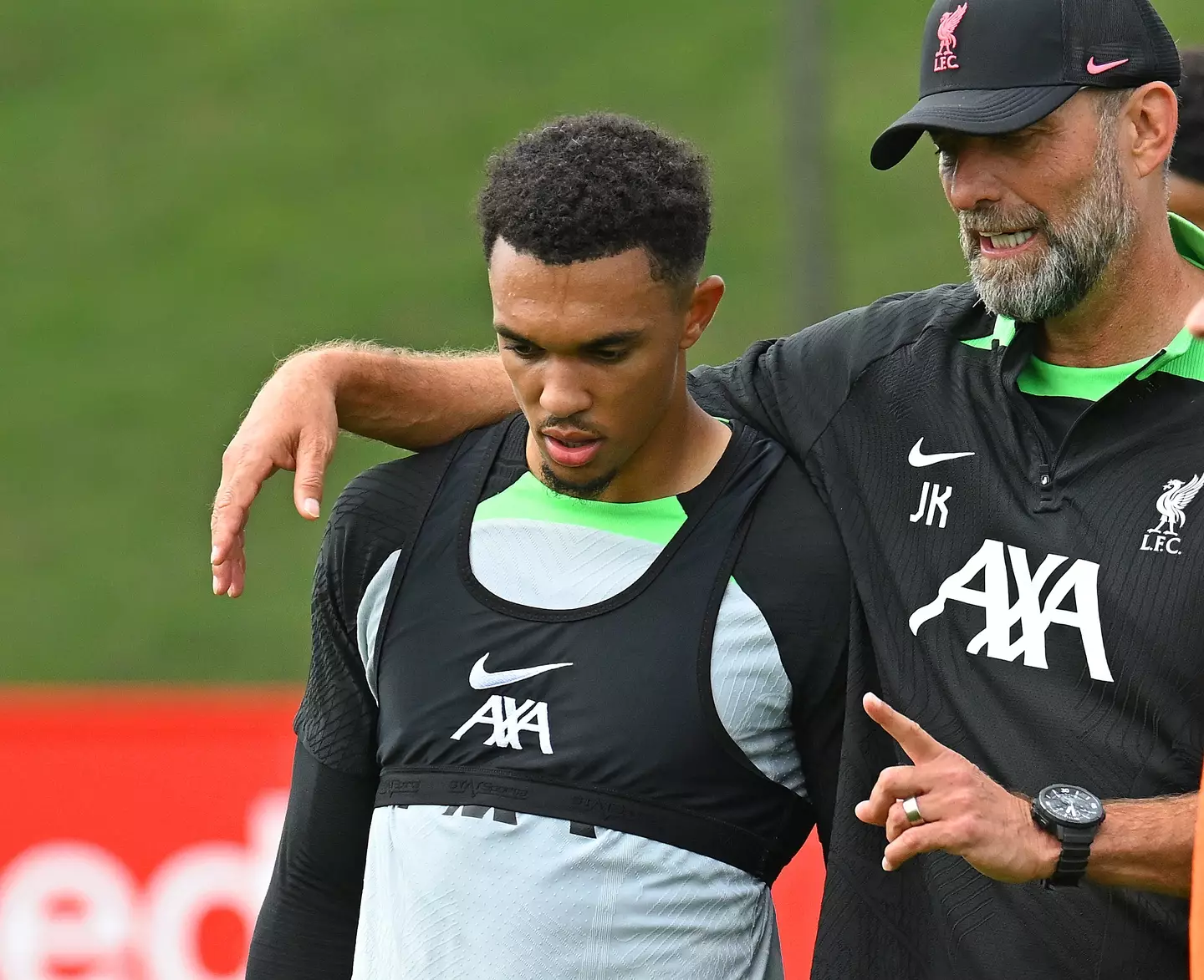 Trent Alexander-Arnold and Jurgen Klopp. (