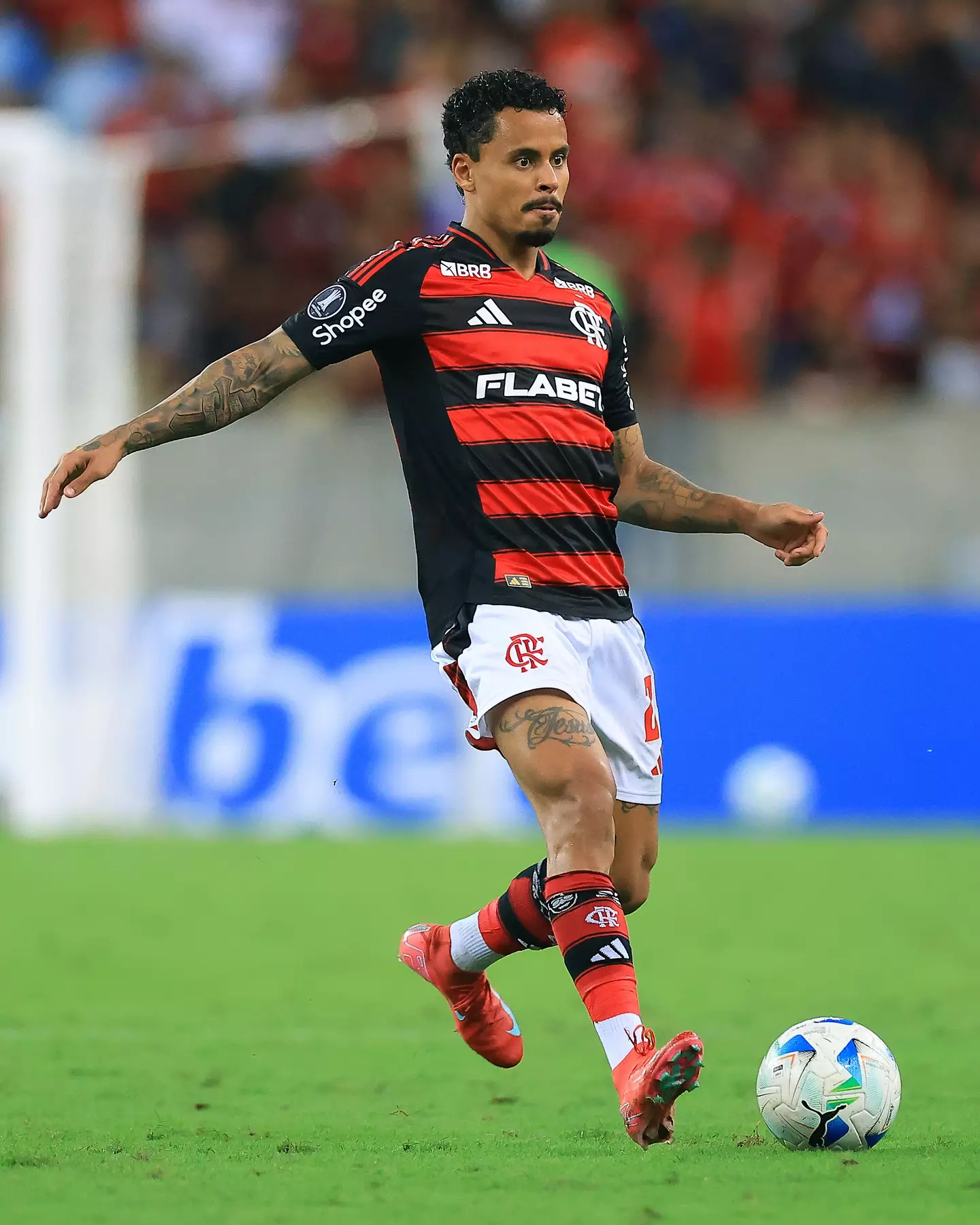 Allan playing for Fluminese.