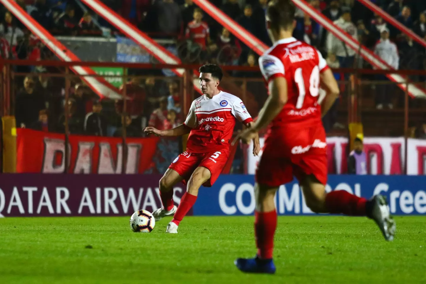 Francis Mac Allister in action for Argentinos Juniors.