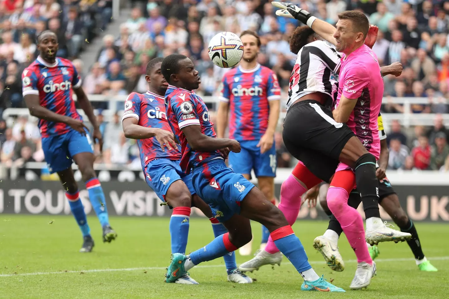 Joe Willock is judged to have fouled Vicente Guaita, despite being pushed into the keeper. (Alamy)