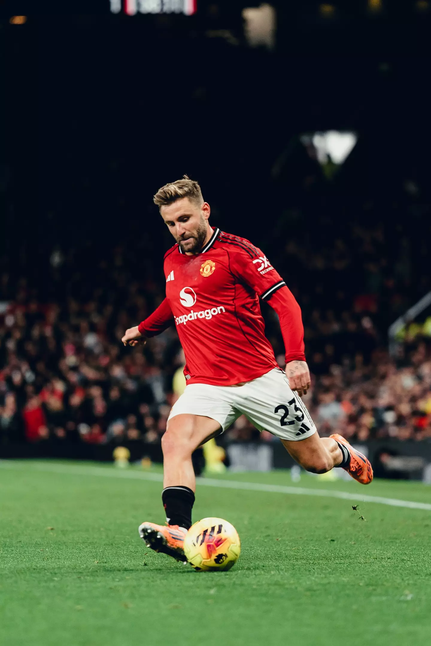 Luke Shaw endured a tough night against Everton. Image: Getty