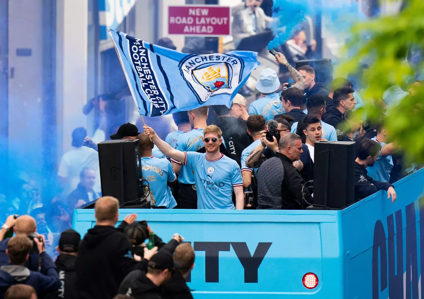 Kevin De Bruyne celebrates winning the Premier League (Image: PA / Alamy)