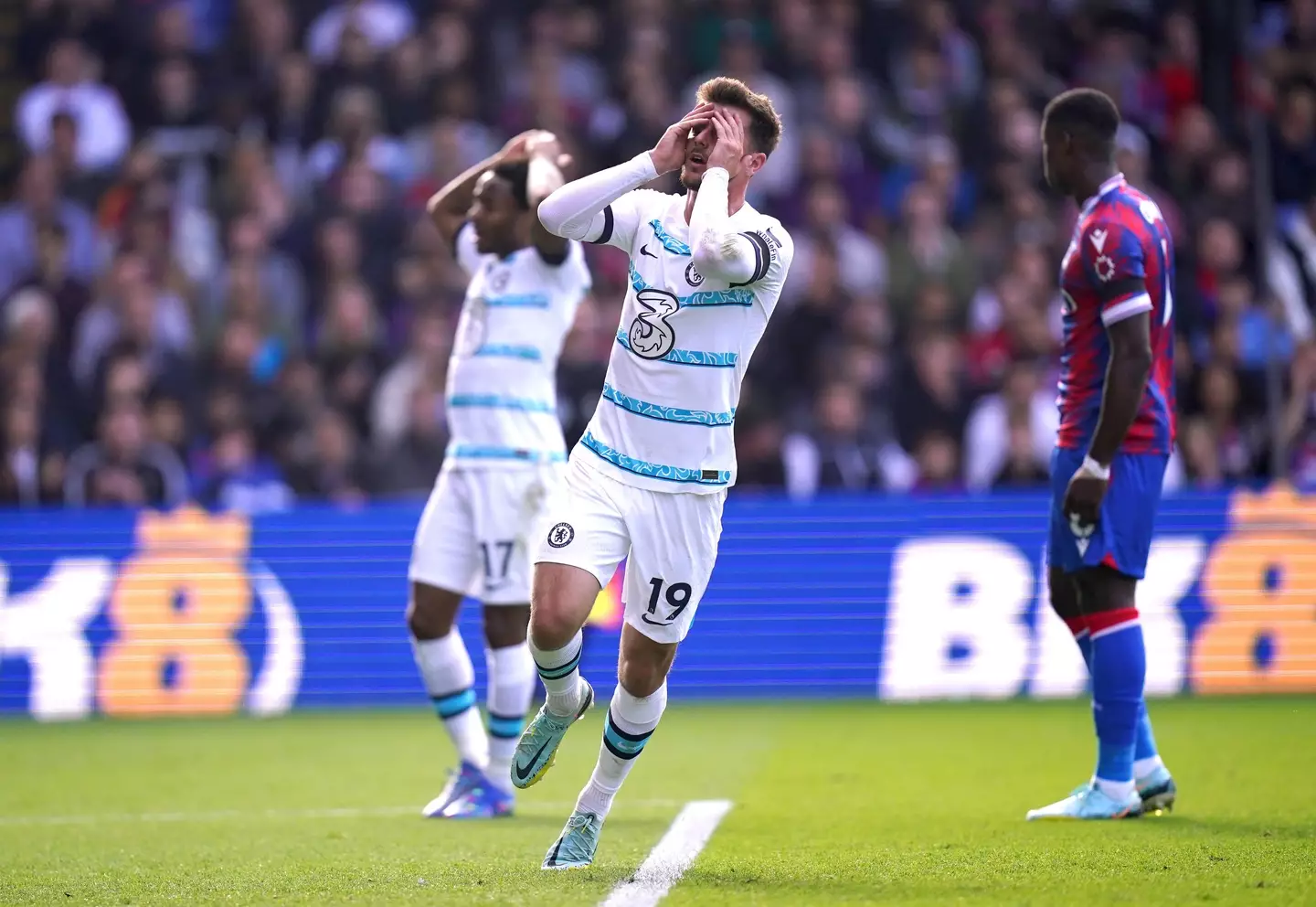 Mason Mount in action for Chelsea against Crystal Palace. (Alamy)