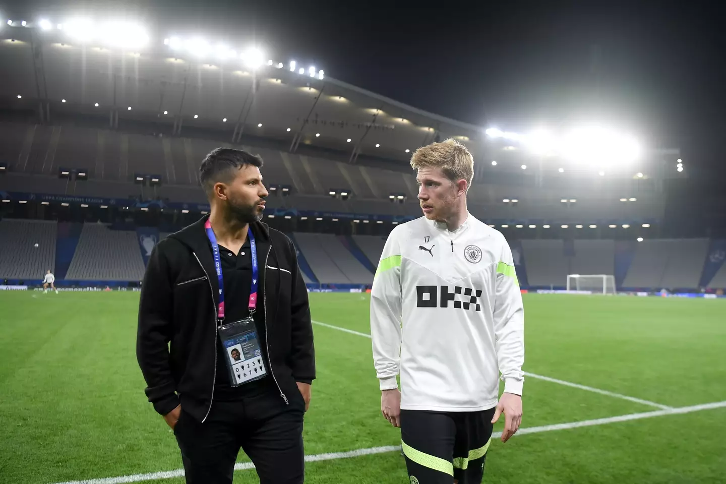 Aguero in conversation with Manchester City captain Kevin De Bruyne. (Image