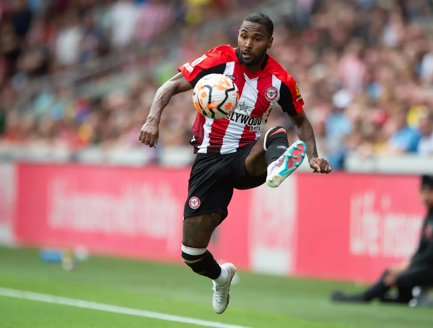 Rico Henry Tốc Độ và Cần Mẫn Của Hậu Vệ Trái - Kiến Tạo Lối Chơi Hiệu Quả Cho Đội Bóng Rico Henry Tốc Độ và Cần Mẫn Của Hậu Vệ Trái - Kiến Tạo Lối Chơi Hiệu Quả Cho Đội Bóng