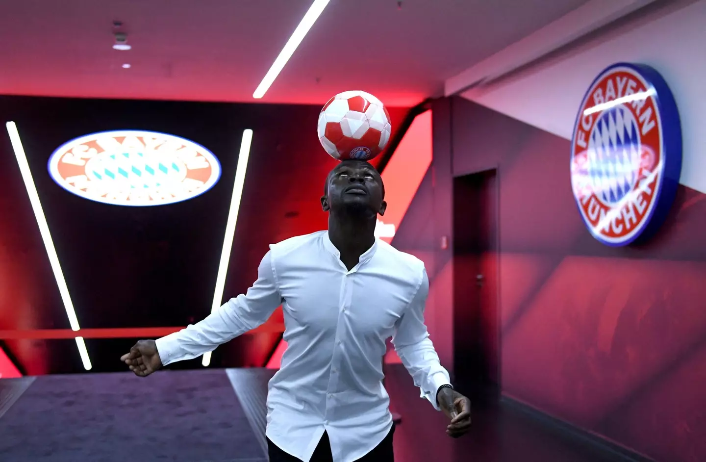 Mane showing off his skills after moving to Bayern. Image: Alamy