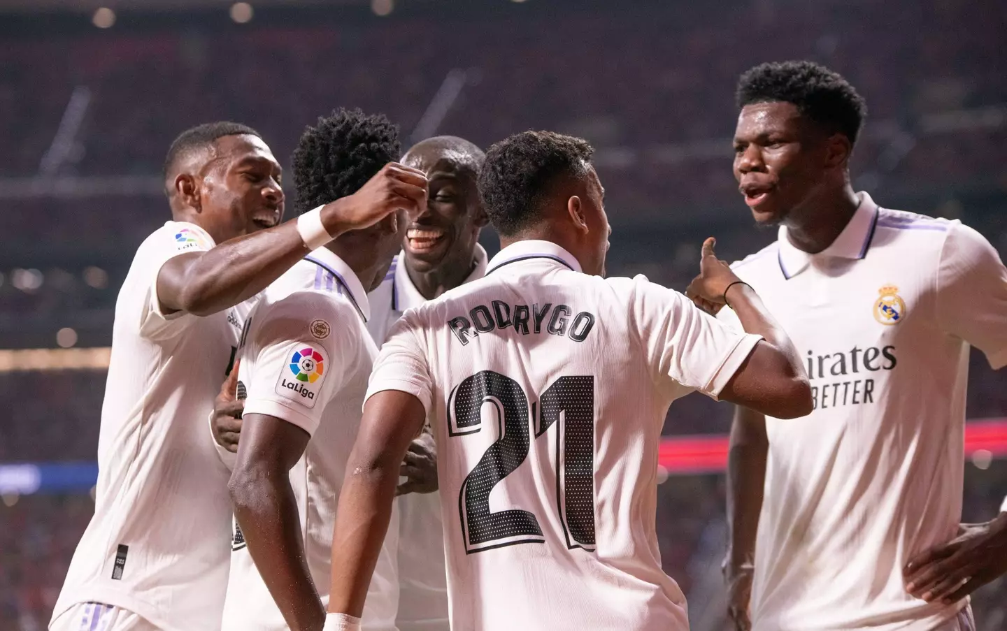 Rodrygo and his teammates celebrate. (Image