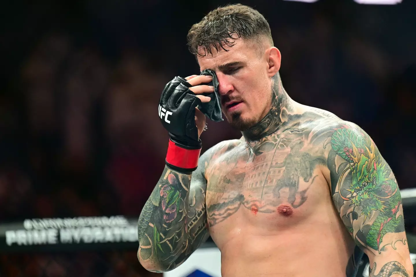 Tom Aspinall during his fight against Ciryl Gane (credit: getty)