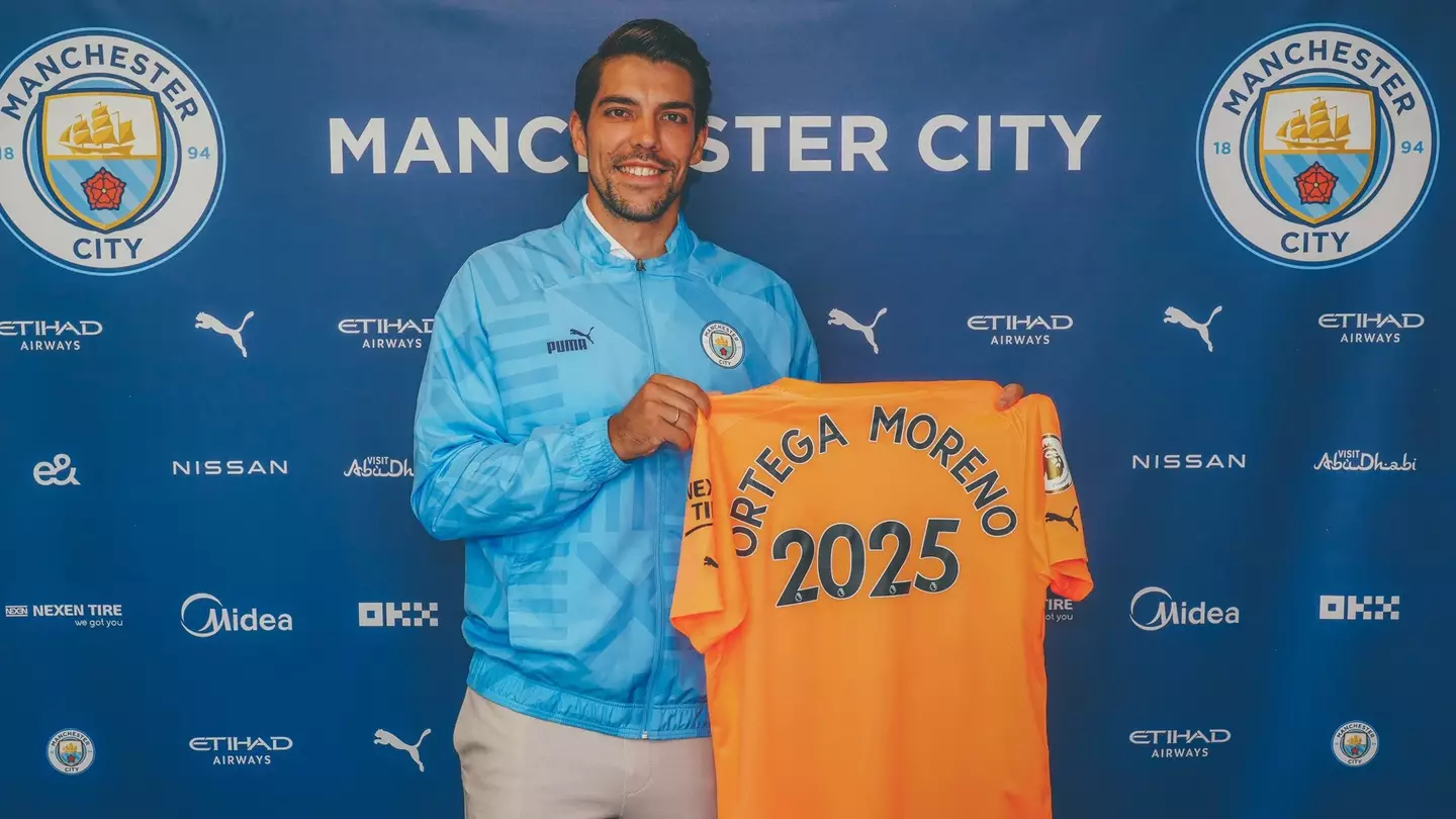 Stefan Ortega signs for Manchester City