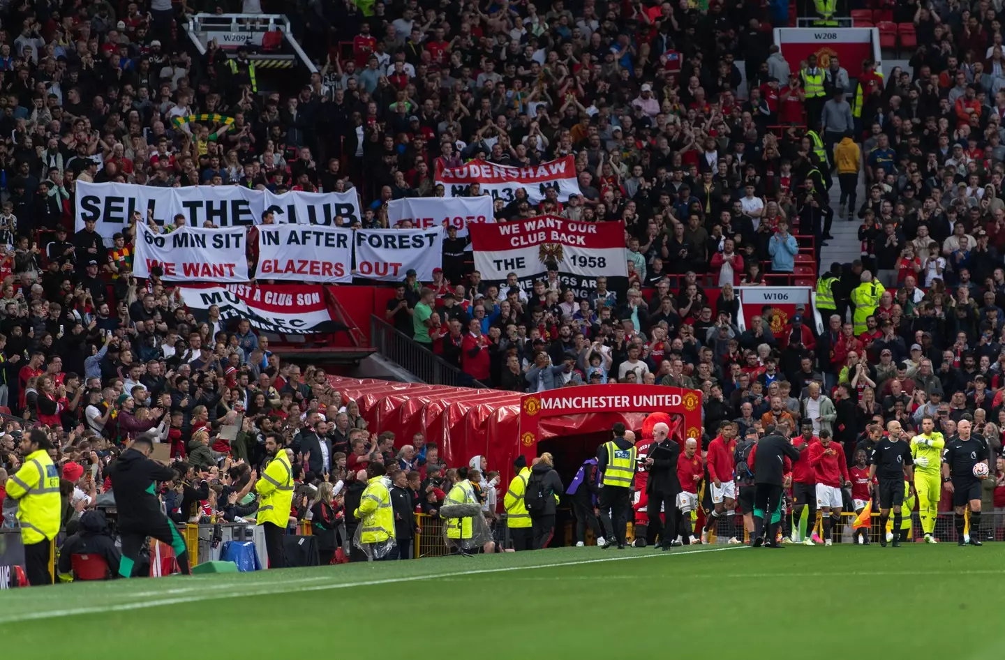 Manchester United fans protest against The Glazers. Image: Getty