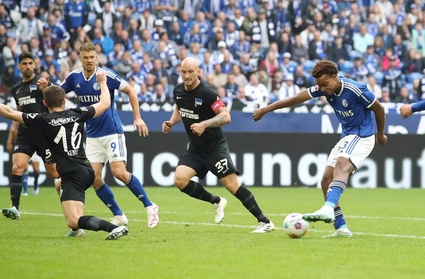 Assan Ouedraogo in action for Schalke in Germany (Image: Getty)