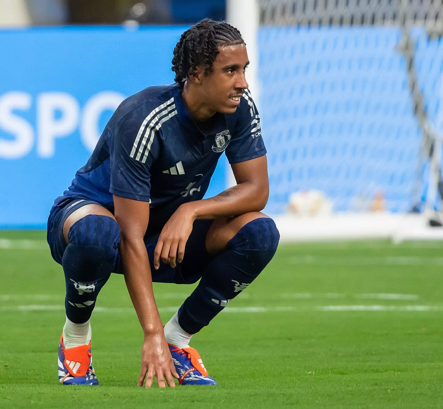 Leny Yoro suffered an injury during Manchester United's pre-season tour of the United States. Image: Getty