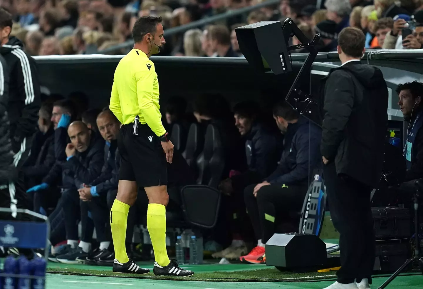 referee, copenhagen vs manchester city