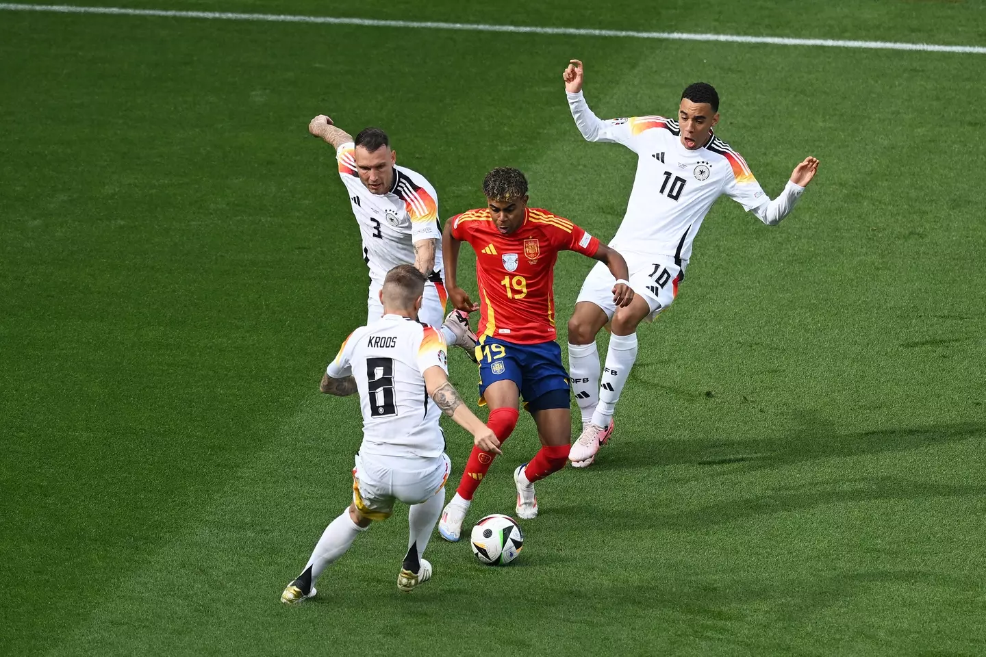 Raum and his Germany teammates surround Yamal during the Euro 2024 game. Image credit: Getty