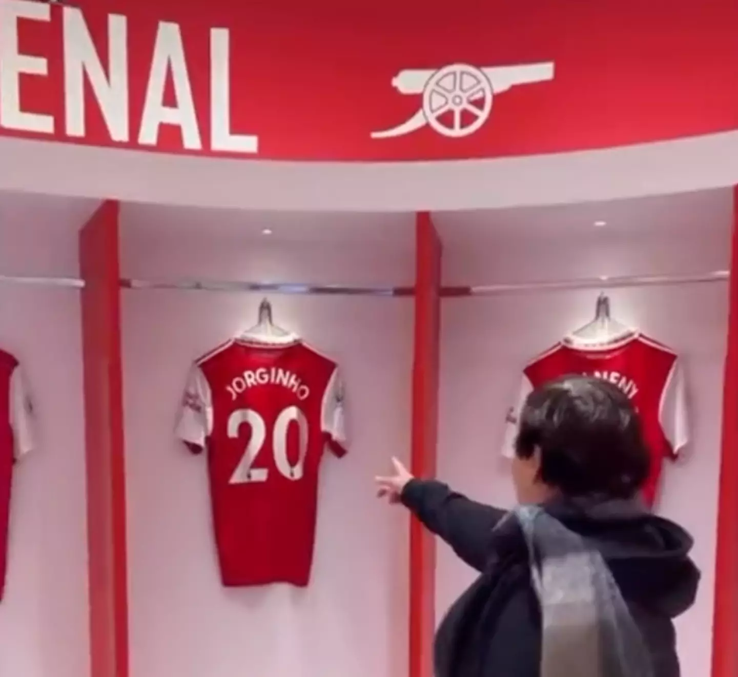 Jorginho’s mother crying as she sees his shirt in the Arsenal dressing room. Image credit: Instagram/jorginhofrello