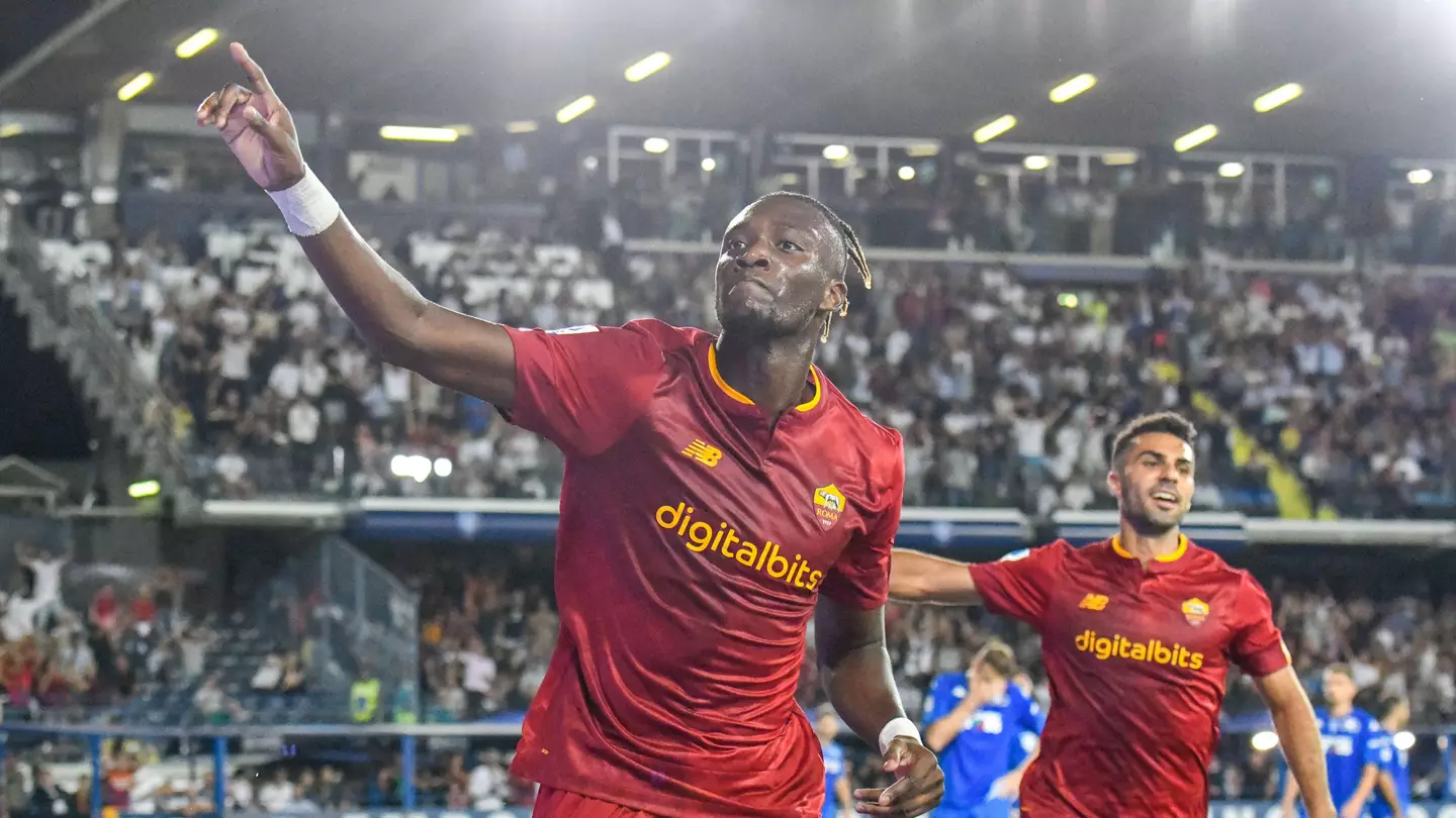 Tammy Abraham celebrating for Roma. (Alamy)