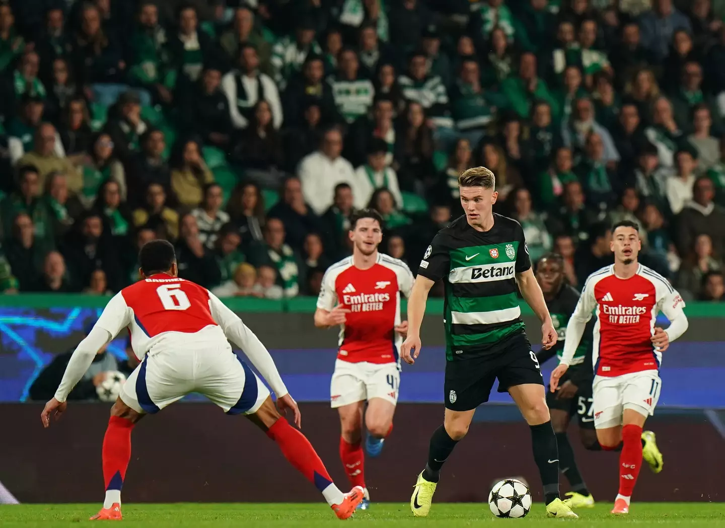 Arsenal could be saving around £5m on the Gyokeres deal. (Image: Getty)