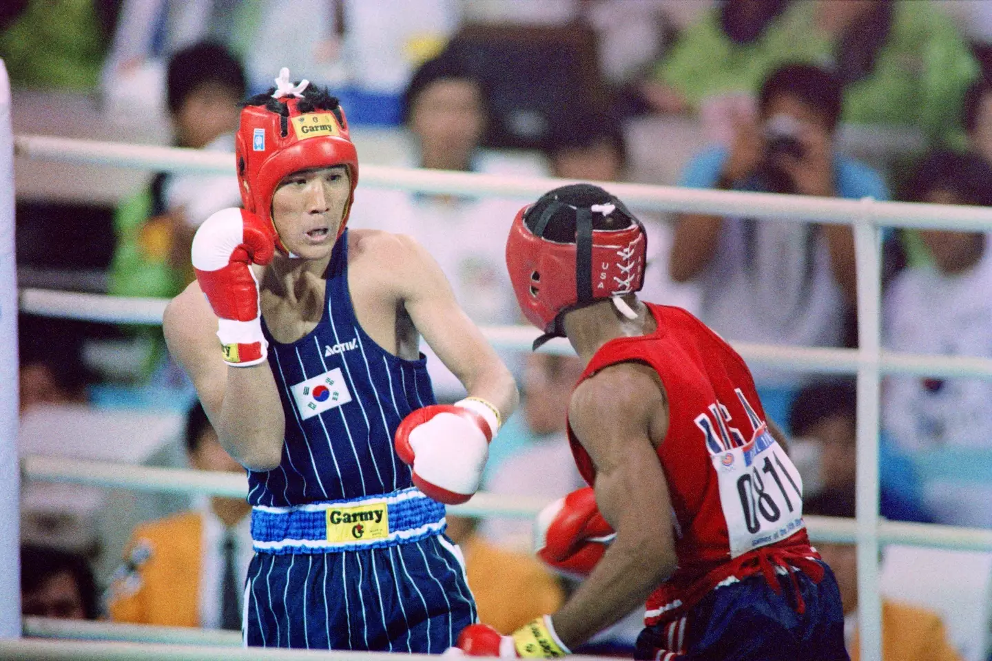 Roy Jones fights Park Si-hun. Image: SUNKYU IM / Contributor via Getty