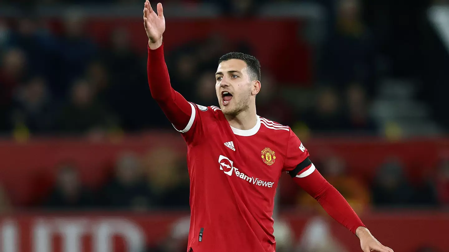 How Does Diogo Dalot Affect Manchester United’s Plans For A New Fullback