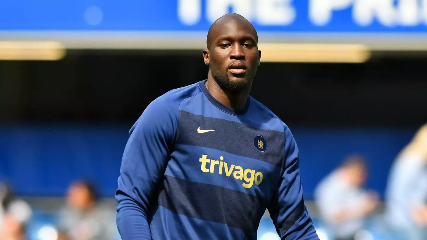 Romelu Lukaku warming up before the Premier League match between Chelsea and Watford at Stamford Bridge. (Alamy)