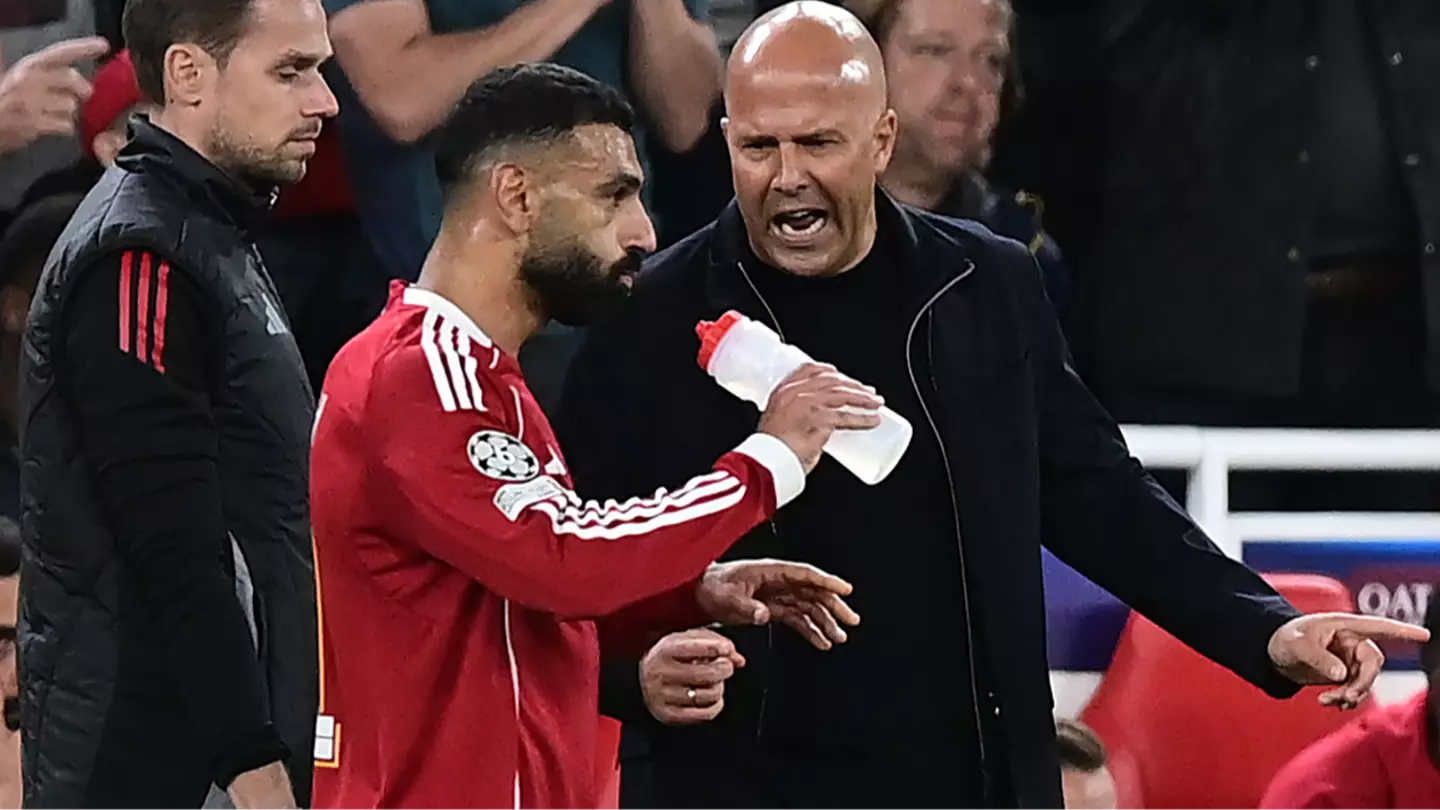 Arne Slot Could Axe Mo Salah Amid 'Extraordinary' Offer for Liverpool Star