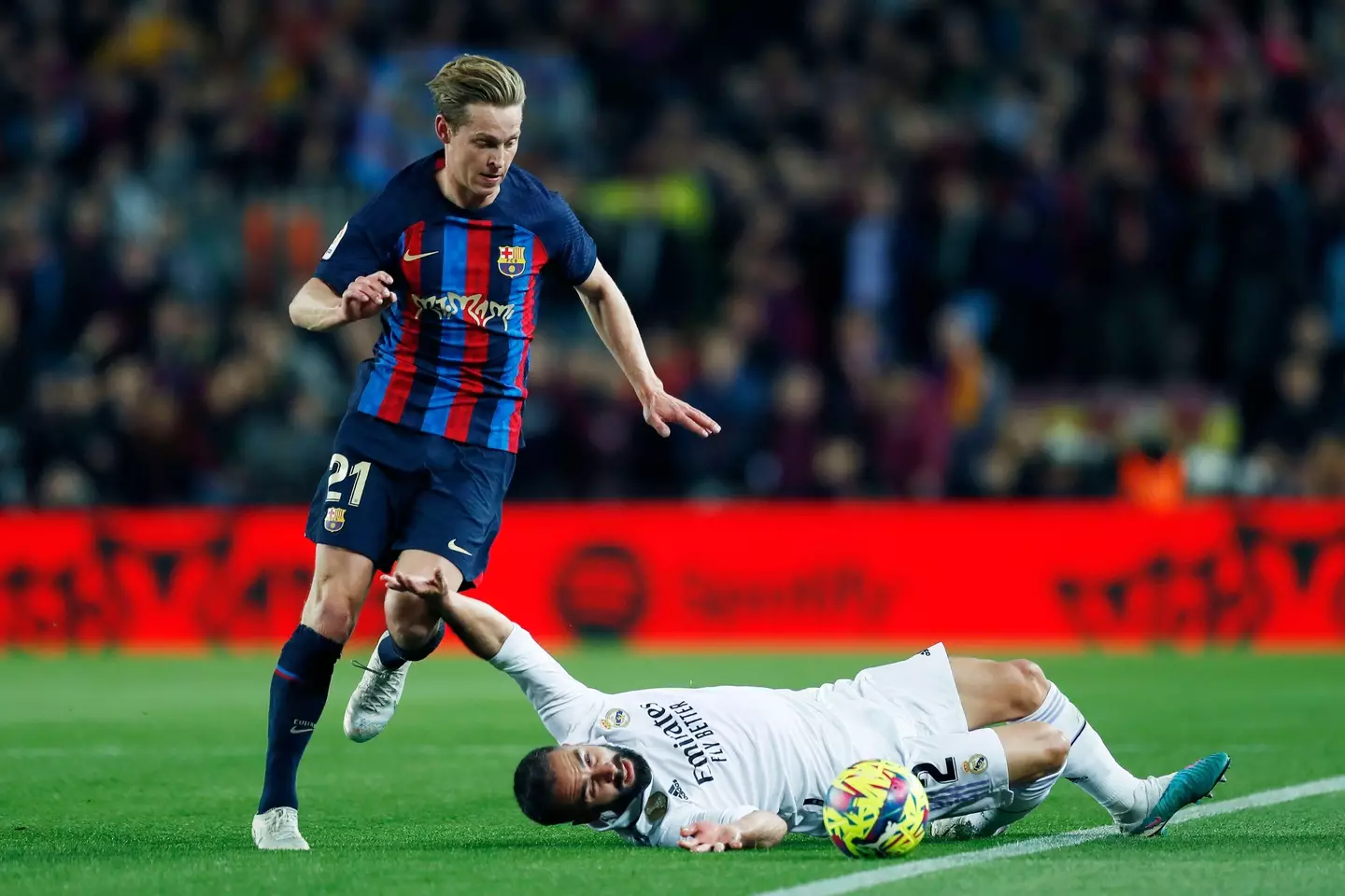 Frenkie de Jong in action for Manchester United. Image: Alamy