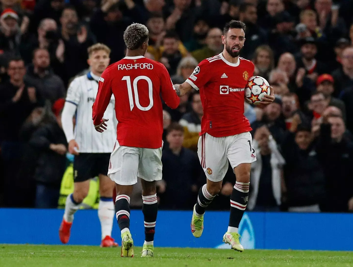 Bruno Fernandes and Marcus Rashford against Atalanta in the Champions League |