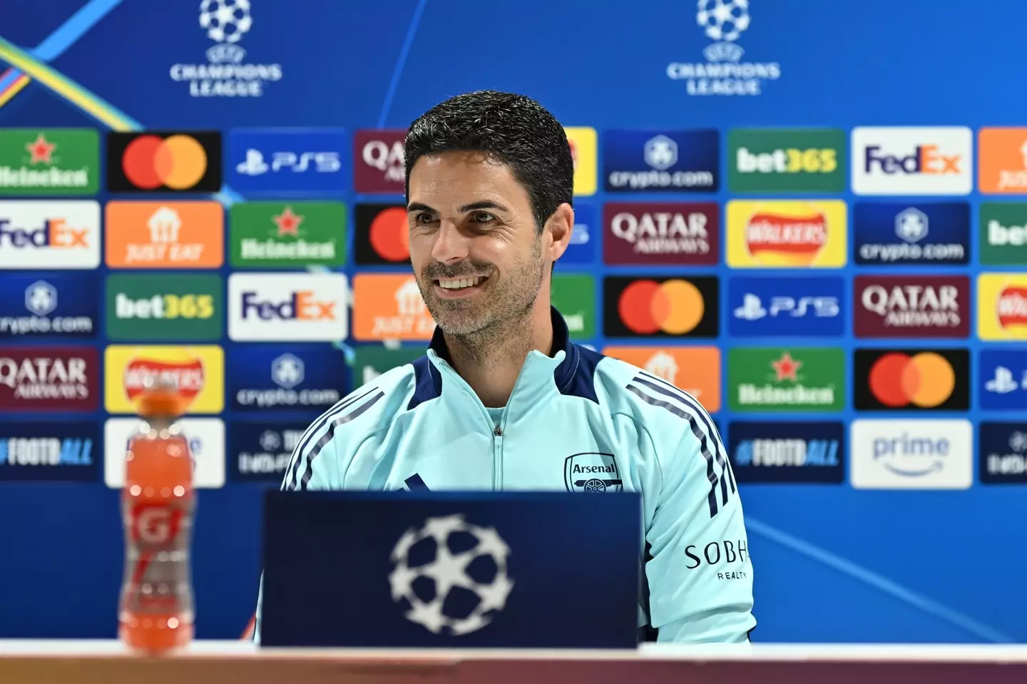 Mikel Arteta speaking ahead of Arsenal's game against Paris Saint-Germain (Image: Getty)