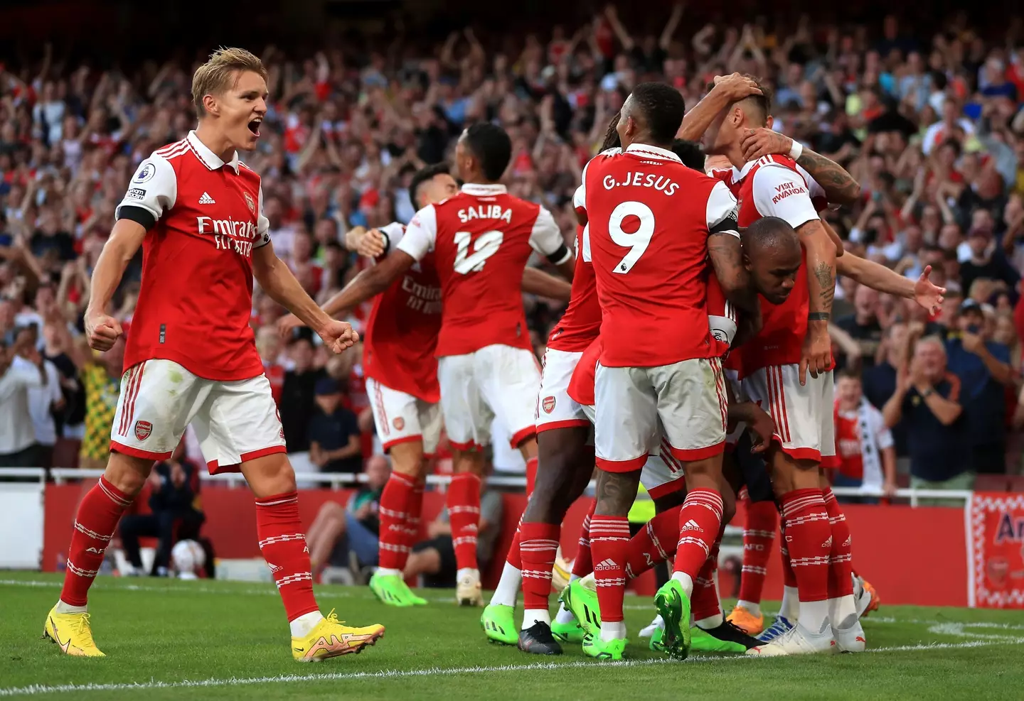 Arsenal players celebrate Gabriel's goal against Fulham. (Alamy)