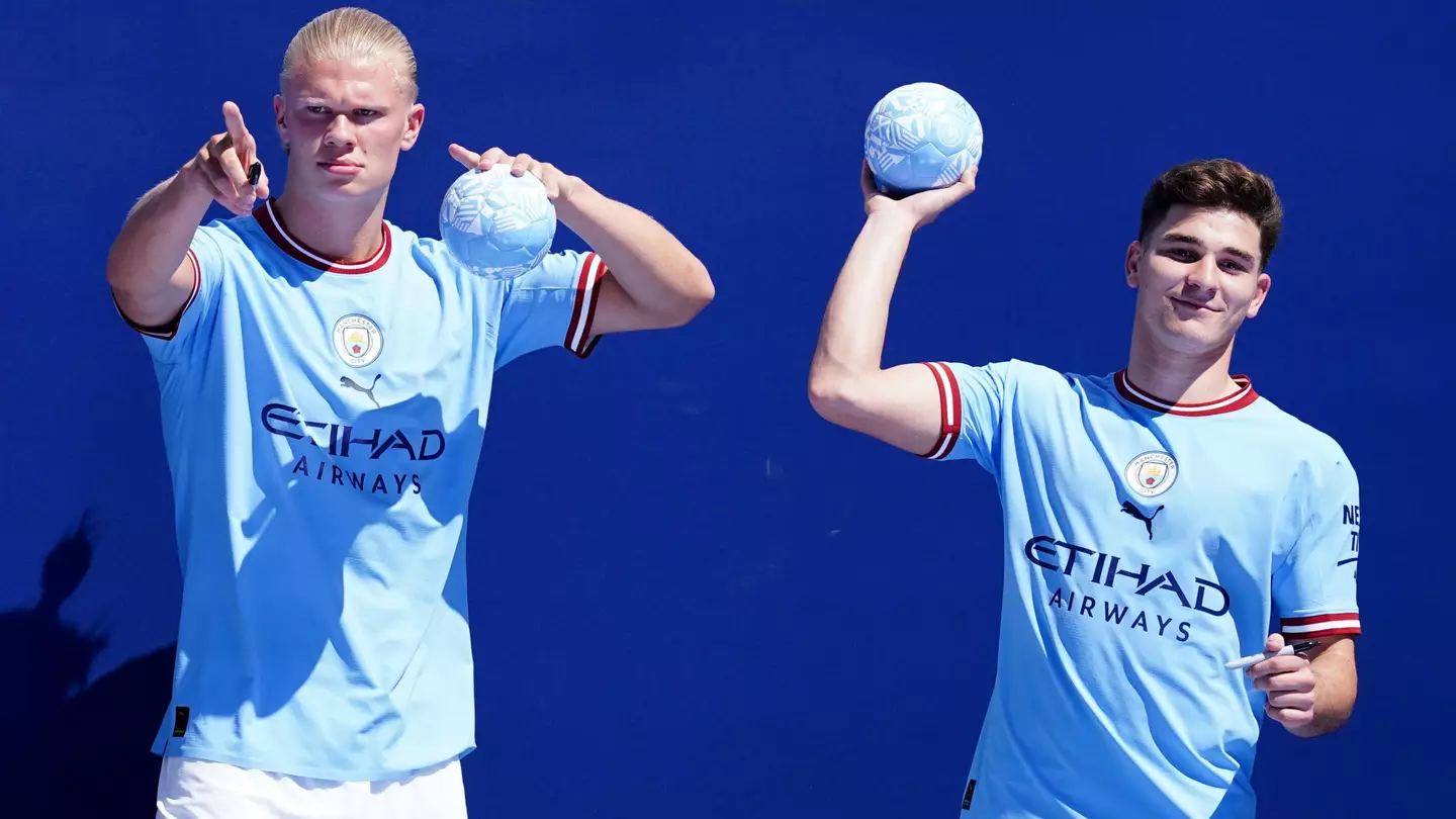 Erling Haaland and Julian Alvarez meet Manchester City fans.