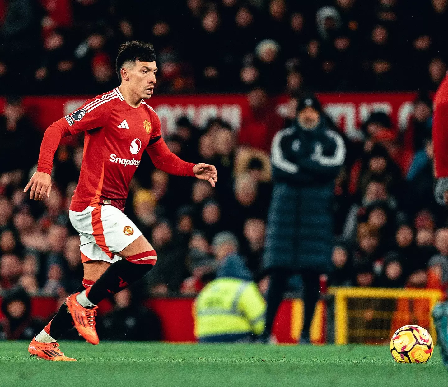 Lisandro Martinez in action for Manchester United. Image: Getty