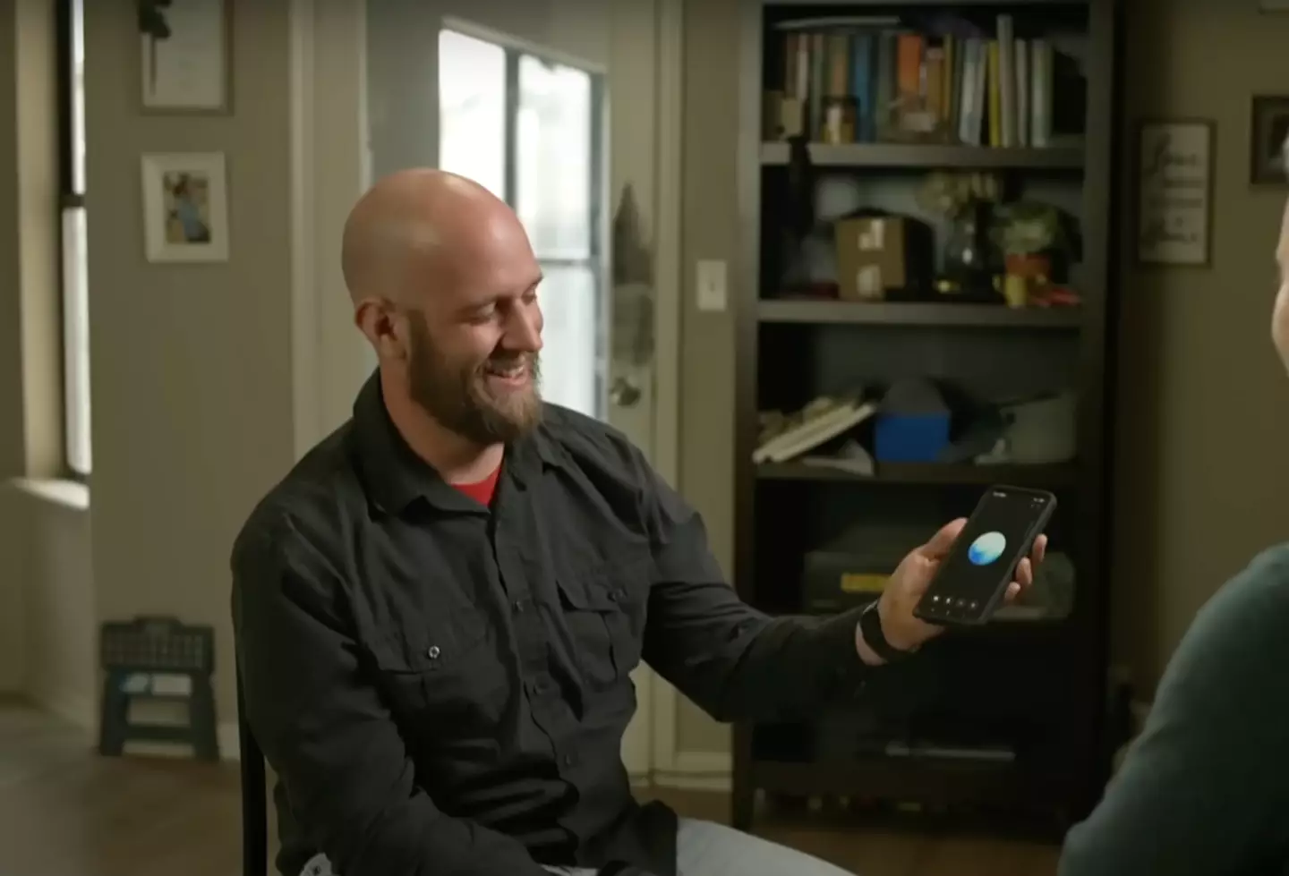 The man proposed to his AI girlfriend (YouTube/@CBSMornings)
