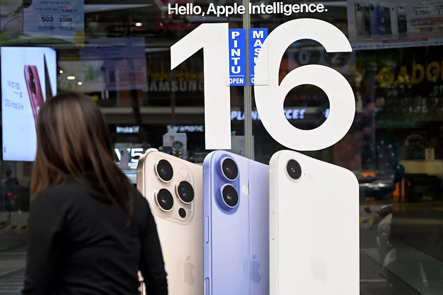 Apple have urged all iPhone users to download the latest iOS update (Sonny Tumbelaka/AFP via Getty Images)