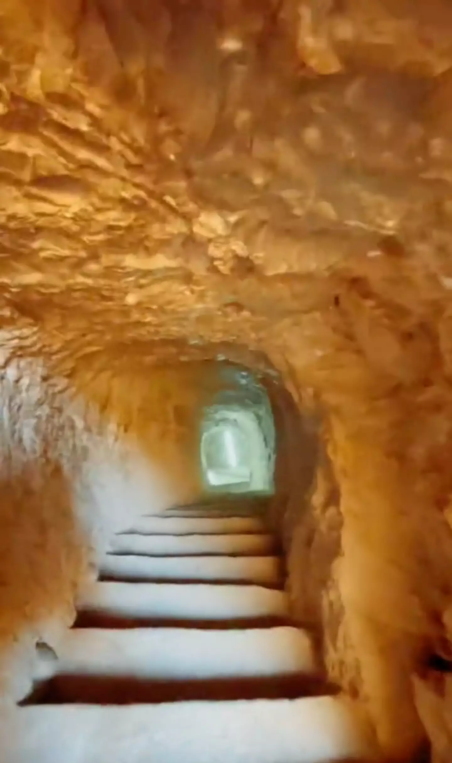 The ancient tomb was found in Egypt (TikTok/@kbad_)