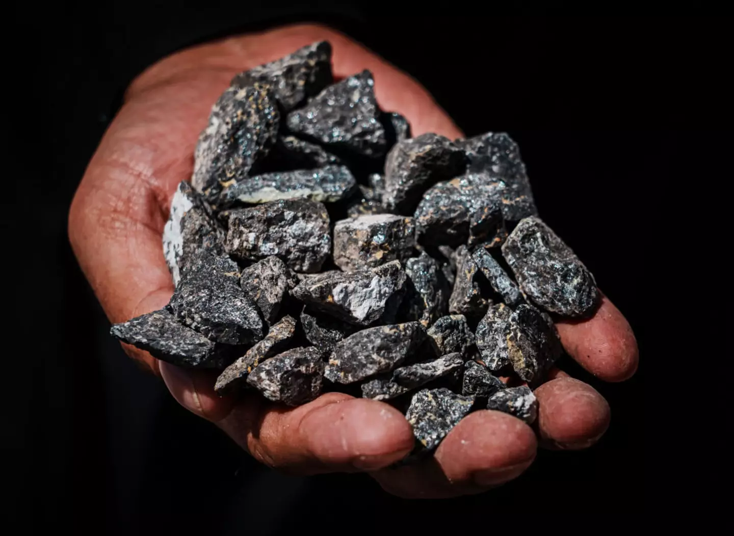 Over two billion tons of rare earth minerals were found (MARCUS YAM/LOS ANGELES TIMES/Getty)