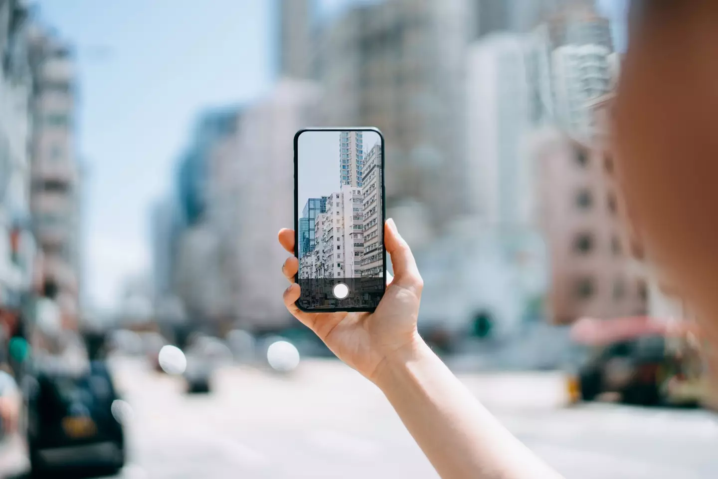 One of the TikToker's tips explains how to use your iPhone camera more effectively (d3sign/Getty Images)