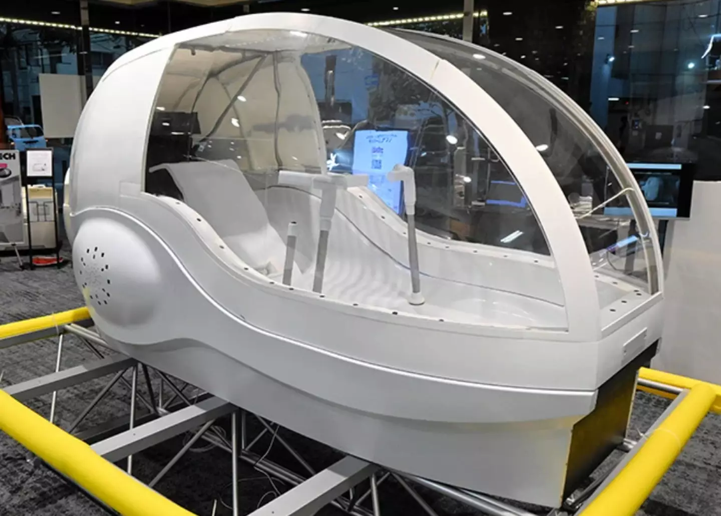 Science Co.'s 'human washing machine' is a hybrid of both the past and the future (Kazuhito Suwa)