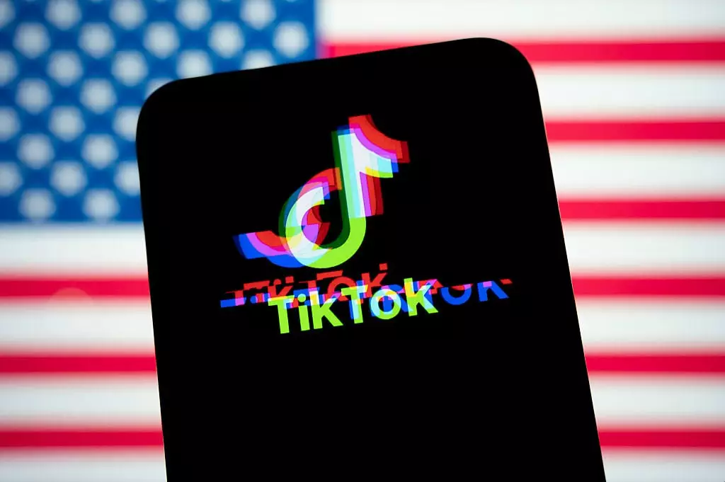 Users are rushing to uninstall TikTok in the US (NurPhoto/Contributor/Getty)