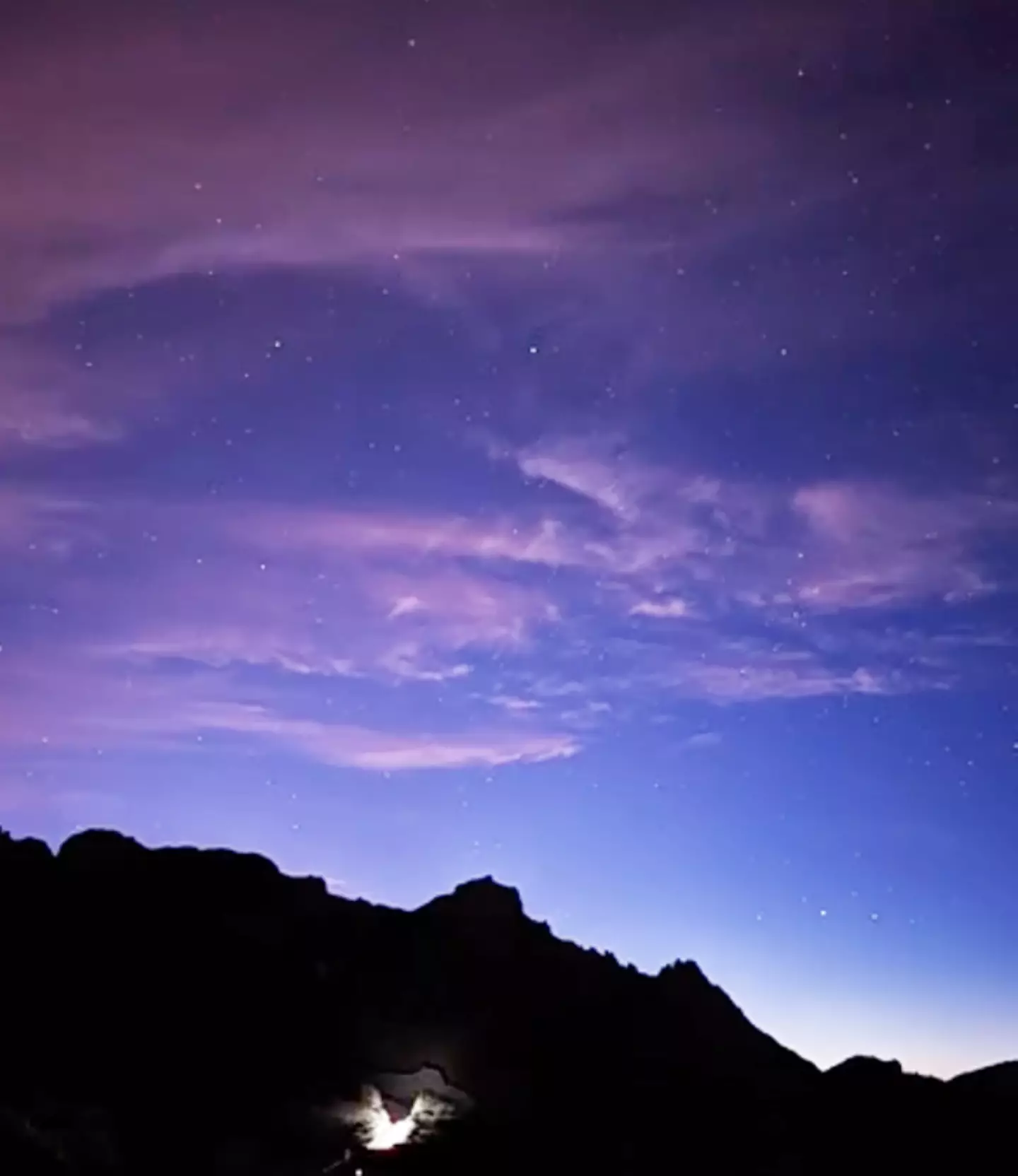 The new Google mode uses AI to clean out unwanted 'noise' in the photographs / u/m00rch1k/Reddit