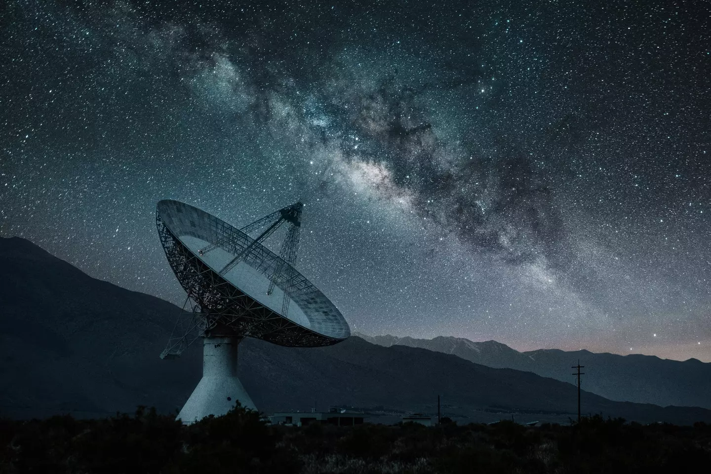 The signal would likely be picked up by a large telescope (ferrantraite/Getty Images)