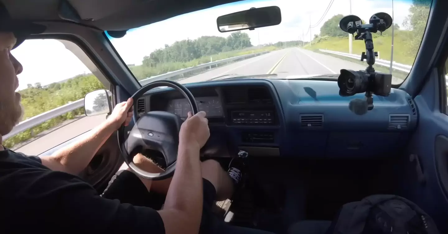 The YouTuber switched his gear from fifth to first (YouTube/@AutoVlogOfficial)