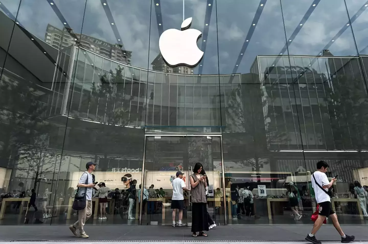 Apple has released an urgent new update for all iPhone users (Cheng Xin/Getty Images)