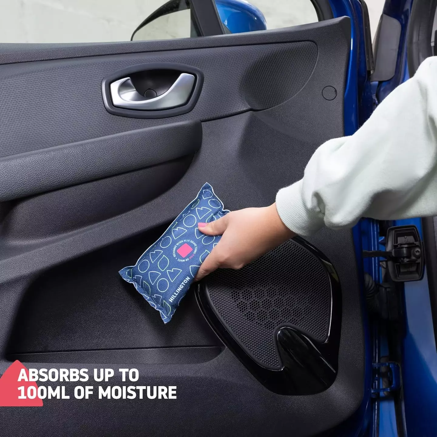 Simply place the dehumidifier bags in your car and leave (Amazon)