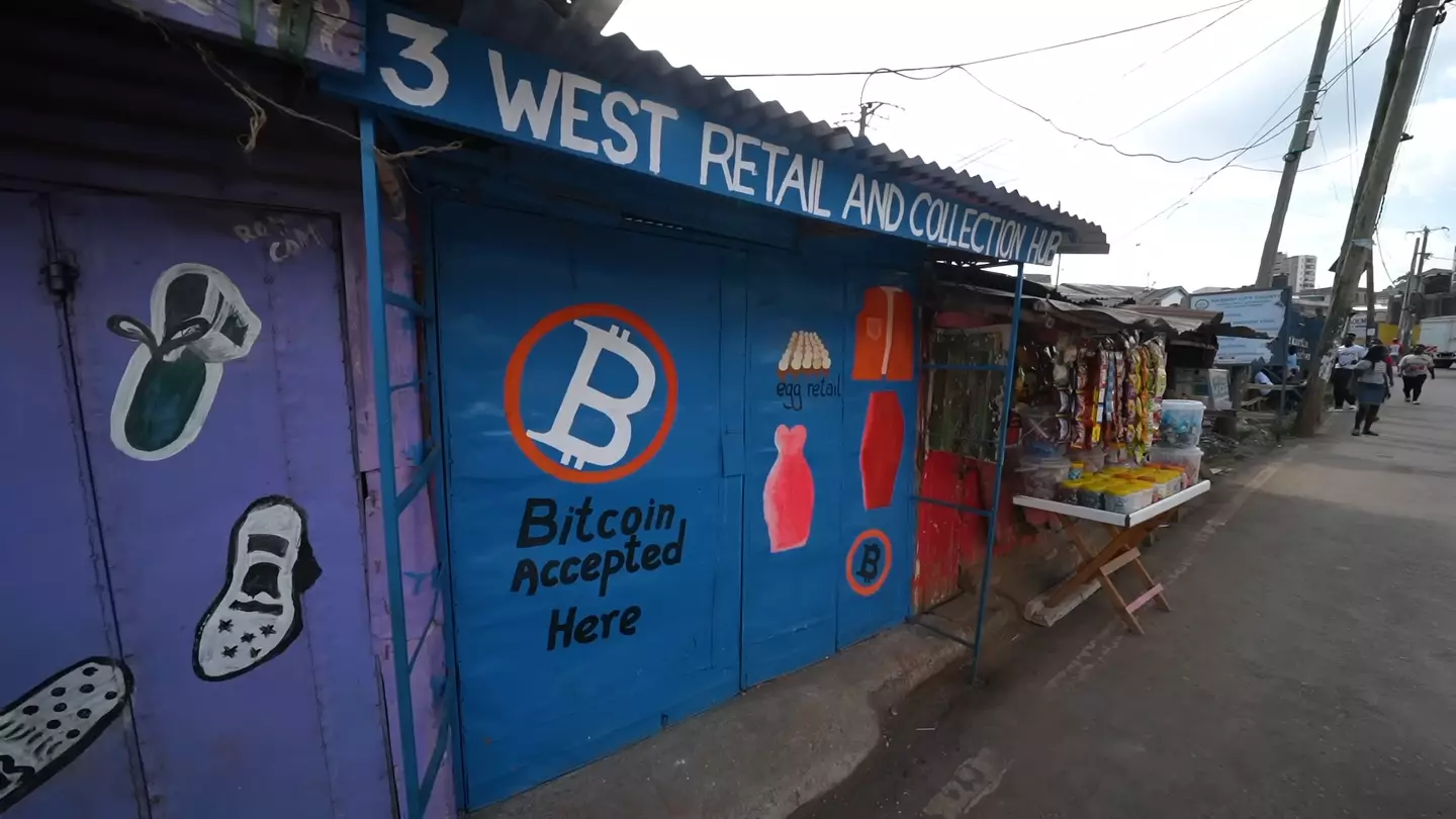 Bitcoin is growing in popularity across Kibera due to the stability and investment it provides (YouTube/Indigo Traveller)